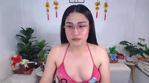 Ploysai online show from 02/11/25, 07:12