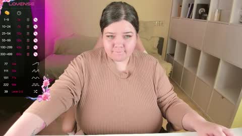 Snapshot of plum_pie__ chatting on 09/28/25, 04:56 Alice online show from 09/28/25, 04:56