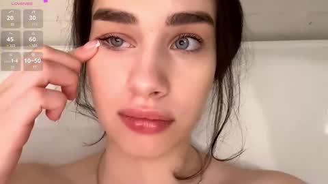 Snapshot of plush_flame_twinkle_meow chatting on 11/10/25, 08:35 Vasilisa online show from 11/10/25, 08:35