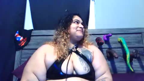 Snapshot of plushplayhouse chatting on 10/31/25, 04:13 Panda baby online show from 10/31/25, 04:13