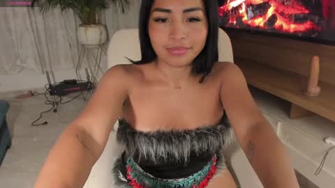 Snapshot of pocahontas_cute chatting on 01/26/25, 05:45 Nicole online show from 01/26/25, 05:45