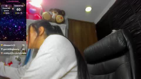 Snapshot of pocahontas_d chatting on 12/01/25, 10:09 catalina online show from 12/01/25, 10:09