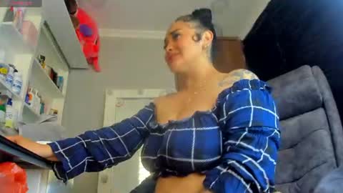 Snapshot of pocahontas_d chatting on 06/17/26, 02:40 catalina online show from 06/17/26, 02:40