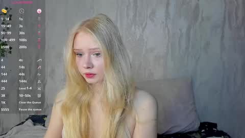 Snapshot of pocet_barbie chatting on 04/13/26, 05:13 Mary online show from 04/13/26, 05:13