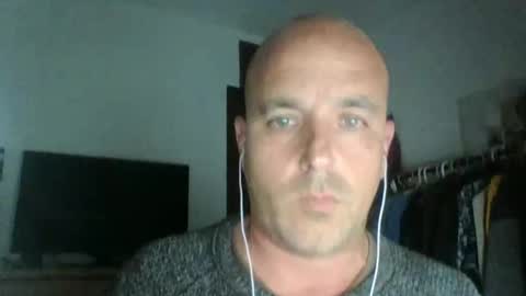 Snapshot of pocoyotop chatting on 02/22/25, 12:05 pocoyotop online show from 02/22/25, 12:05