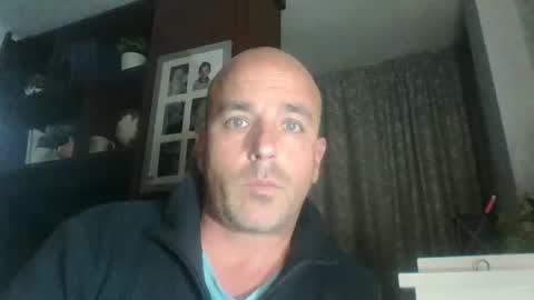 Snapshot of pocoyotop chatting on 12/13/25, 07:53 pocoyotop online show from 12/13/25, 07:53