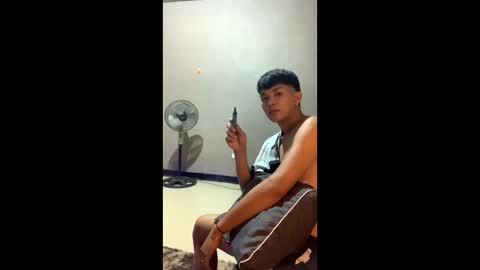 Snapshot of pogsipog chatting on 05/18/26, 04:46 pogsipog online show from 05/18/26, 04:46