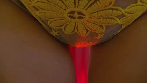 Snapshot of poison_milf_ chatting on 11/12/25, 04:57 poison_milf_ online show from 11/12/25, 04:57