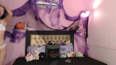 poison_pink online show from 11/02/25, 02:08