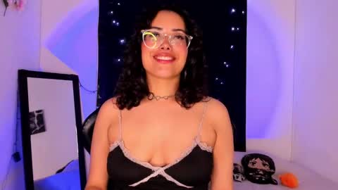 Willow                      Hours 12pm to 630pm Colombian time FRIDAY AND SUNDAY FREE DAYS online show from 02/07/25, 09:58