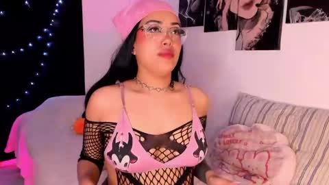 Willow                      Hours 12pm to 630pm Colombian time FRIDAY AND SUNDAY FREE DAYS online show from 02/13/25, 09:49