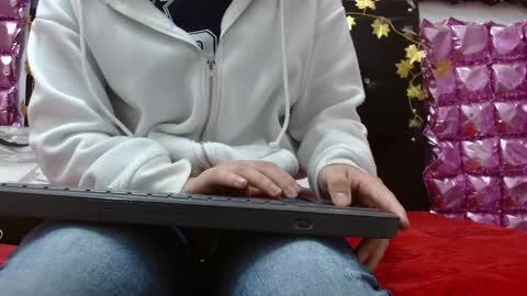 Aleja online show from 09/28/25, 12:32