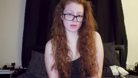 Snapshot of poisonivyy95 chatting on 07/14/26, 01:52 poisonivyy95 online show from 07/14/26, 01:52