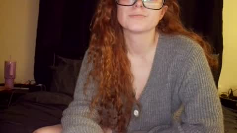 Snapshot of poisonivyy95 chatting on 07/28/26, 01:34 poisonivyy95 online show from 07/28/26, 01:34