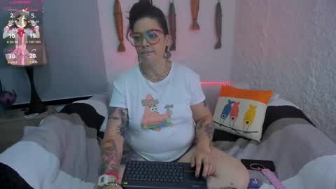 poisson_ivy_ online show from 01/15/25, 10:38