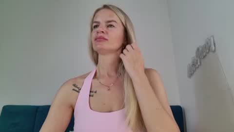 Karolina online show from 07/22/26, 12:30
