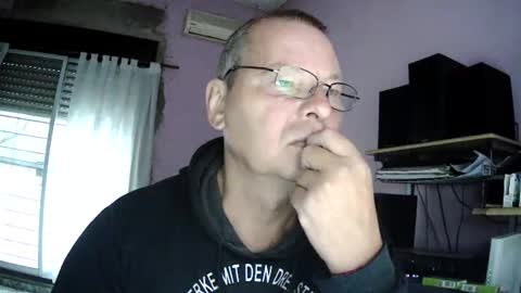 Snapshot of pol22010 chatting on 04/06/26, 12:50 Polako online show from 04/06/26, 12:50