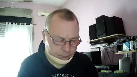 Snapshot of pol22010 chatting on 05/02/26, 04:01 Polako online show from 05/02/26, 04:01
