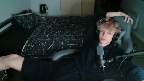 Snapshot of polarny05 chatting on 12/10/24, 07:54 Polarny online show from 12/10/24, 07:54