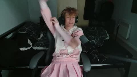 Snapshot of polarny05 chatting on 12/12/24, 07:59 Polarny online show from 12/12/24, 07:59