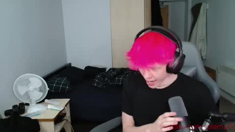 Snapshot of polarny05 chatting on 10/19/25, 07:58 Polarny online show from 10/19/25, 07:58