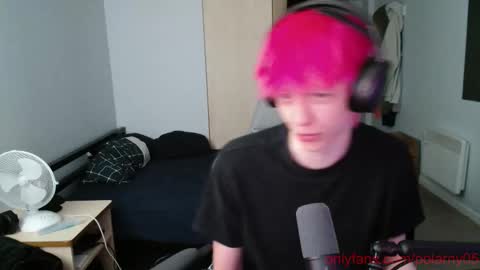 Snapshot of polarny05 chatting on 10/26/25, 08:37 Polarny online show from 10/26/25, 08:37