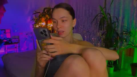 Snapshot of poli__ chatting on 12/05/25, 04:47 Martha online show from 12/05/25, 04:47
