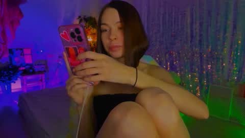 Snapshot of poli__ chatting on 12/18/25, 04:35 Martha online show from 12/18/25, 04:35