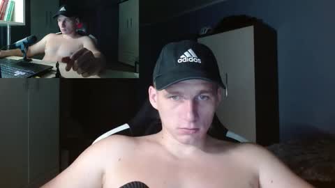 Snapshot of poliglotjoe chatting on 09/19/25, 09:59 Poliglot online show from 09/19/25, 09:59