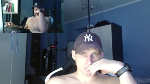 Snapshot of poliglotjoe chatting on 10/02/25, 09:49 Poliglot online show from 10/02/25, 09:49