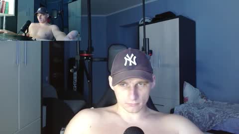 Snapshot of poliglotjoe chatting on 10/03/25, 09:50 Poliglot online show from 10/03/25, 09:50