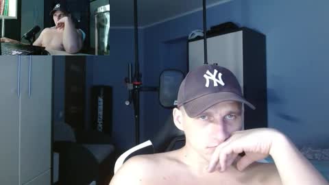 Snapshot of poliglotjoe chatting on 10/07/25, 10:34 Poliglot online show from 10/07/25, 10:34