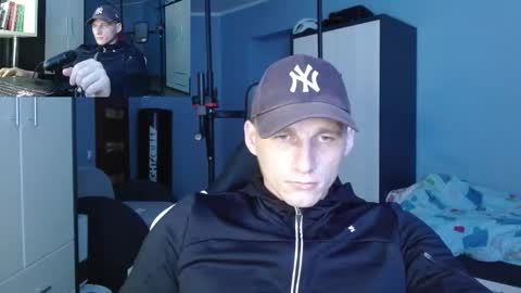 Snapshot of poliglotjoe chatting on 10/10/25, 12:26 Poliglot online show from 10/10/25, 12:26