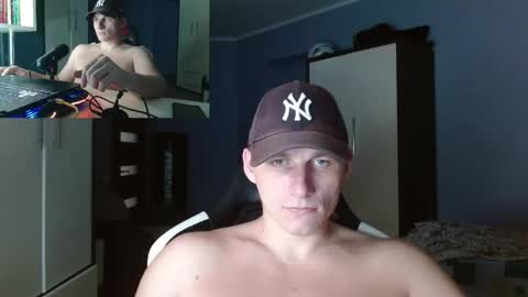 Snapshot of poliglotjoe chatting on 10/20/25, 12:00 Poliglot online show from 10/20/25, 12:00