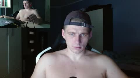 Snapshot of poliglotjoe chatting on 10/21/25, 11:05 Poliglot online show from 10/21/25, 11:05