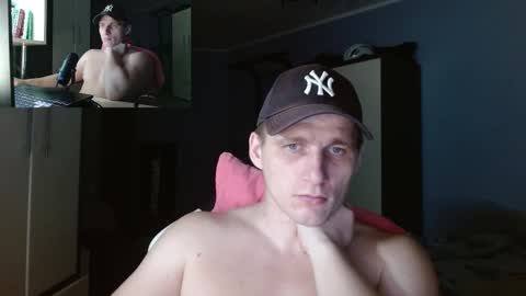 Snapshot of poliglotjoe chatting on 11/07/25, 05:24 Poliglot online show from 11/07/25, 05:24