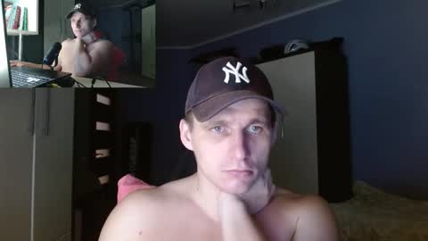 Snapshot of poliglotjoe chatting on 11/09/25, 04:38 Poliglot online show from 11/09/25, 04:38