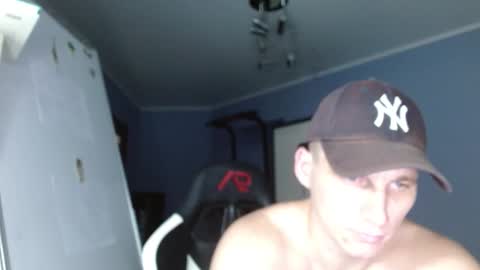 Snapshot of poliglotjoe chatting on 11/24/25, 01:33 Poliglot online show from 11/24/25, 01:33