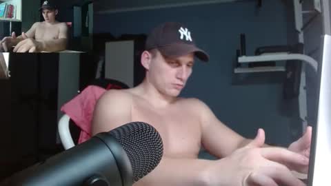 Snapshot of poliglotjoe chatting on 12/19/25, 12:50 Poliglot online show from 12/19/25, 12:50