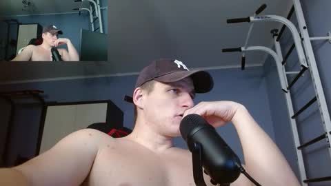 Snapshot of poliglotjoe2 chatting on 01/12/26, 01:44 Poliglotjoe2 online show from 01/12/26, 01:44