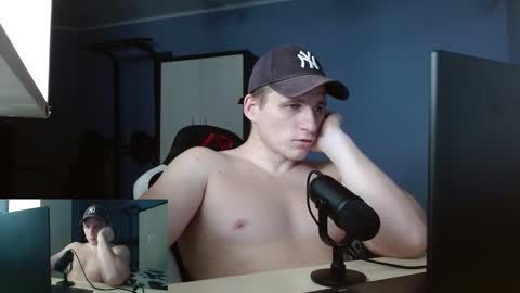 Snapshot of poliglotjoe2 chatting on 01/16/26, 12:03 Poliglotjoe2 online show from 01/16/26, 12:03