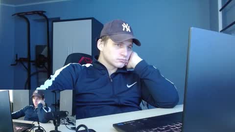 Snapshot of poliglotjoe2 chatting on 02/03/26, 10:31 Poliglotjoe2 online show from 02/03/26, 10:31