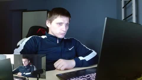 Snapshot of poliglotjoe2 chatting on 02/13/26, 09:33 Poliglotjoe2 online show from 02/13/26, 09:33