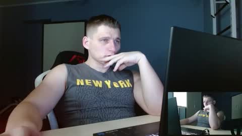 Snapshot of poliglotjoe2 chatting on 02/19/26, 07:21 Poliglotjoe2 online show from 02/19/26, 07:21