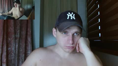 Snapshot of poliglotjoe2 chatting on 03/30/26, 04:13 Poliglotjoe2 online show from 03/30/26, 04:13