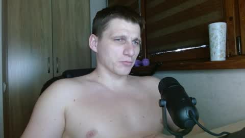 Snapshot of poliglotjoe2 chatting on 05/18/26, 04:40 Poliglotjoe2 online show from 05/18/26, 04:40