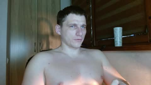 Snapshot of poliglotjoe2 chatting on 05/18/26, 04:46 Poliglotjoe2 online show from 05/18/26, 04:46