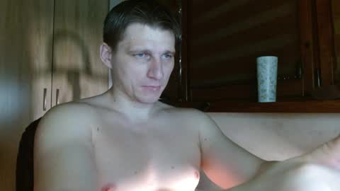 Snapshot of poliglotjoe2 chatting on 05/19/26, 08:37 Poliglotjoe2 online show from 05/19/26, 08:37