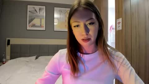 Snapshot of polihoney chatting on 01/25/25, 08:42 Polina online show from 01/25/25, 08:42