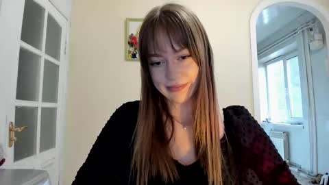 Snapshot of polihoney chatting on 10/23/25, 01:21 Polina online show from 10/23/25, 01:21